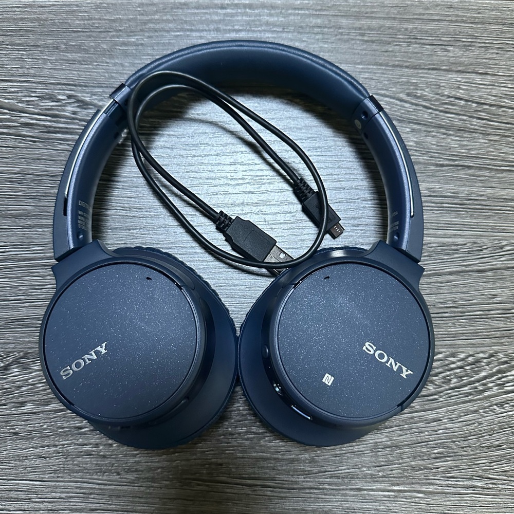 Sony Wireless Noise Cancelling Headphones - Midnight Blue